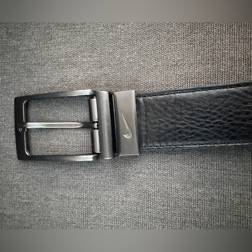 Nike Black Textured Leather Belt. Size 38